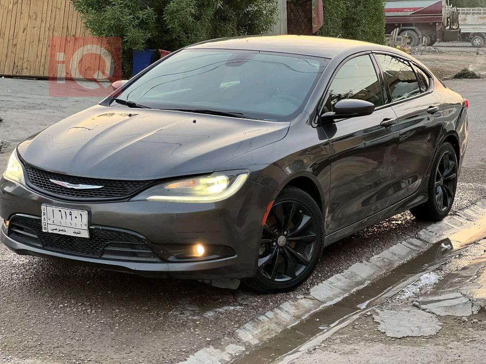 Chrysler 200